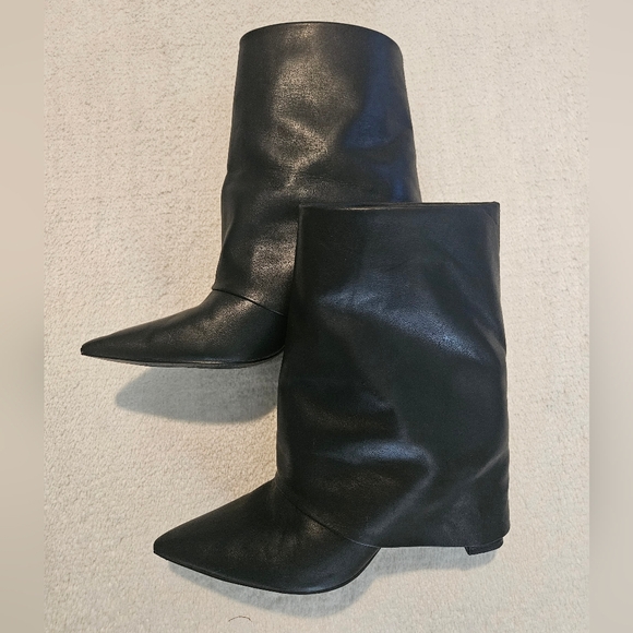 Steve Madden Black Leather Boots Size 9.5 Avant Garde Monochrome Contemporary - Picture 4 of 7